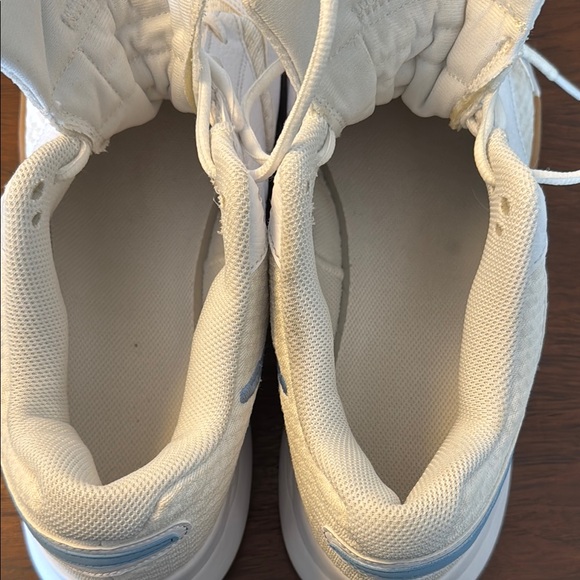 Nike White and Blue Low-Top Athletic Sneakers Tennis Court - Picture 7 of 7